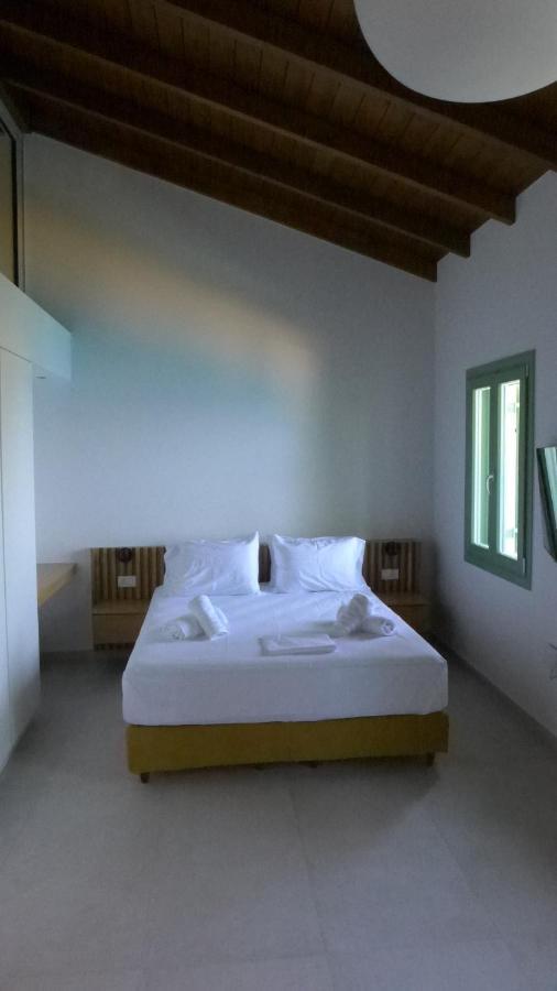 Áyios Nikítas Caltabania Suites מראה חיצוני תמונה