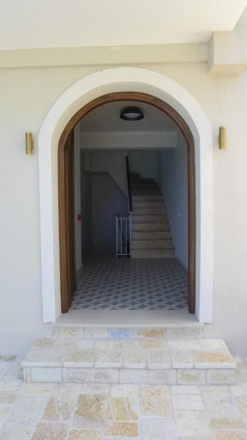 Áyios Nikítas Caltabania Suites מראה חיצוני תמונה