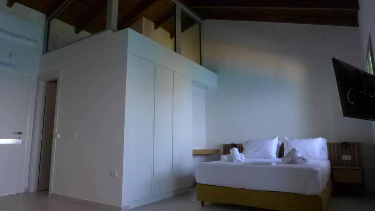 Áyios Nikítas Caltabania Suites מראה חיצוני תמונה