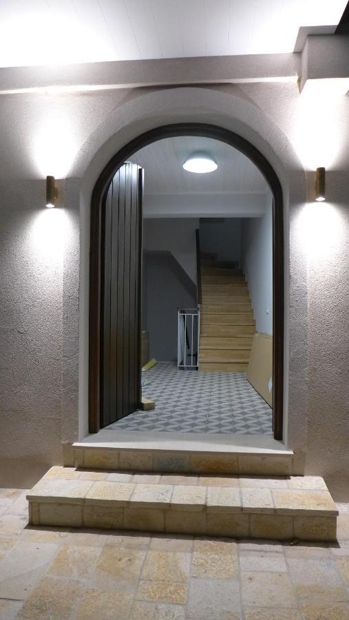 Áyios Nikítas Caltabania Suites מראה חיצוני תמונה